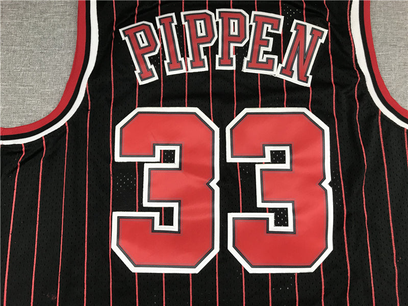 Men's Chicago Bulls Scottie Pippen 1995-96 Hardwood Classics Swingman Jersey1