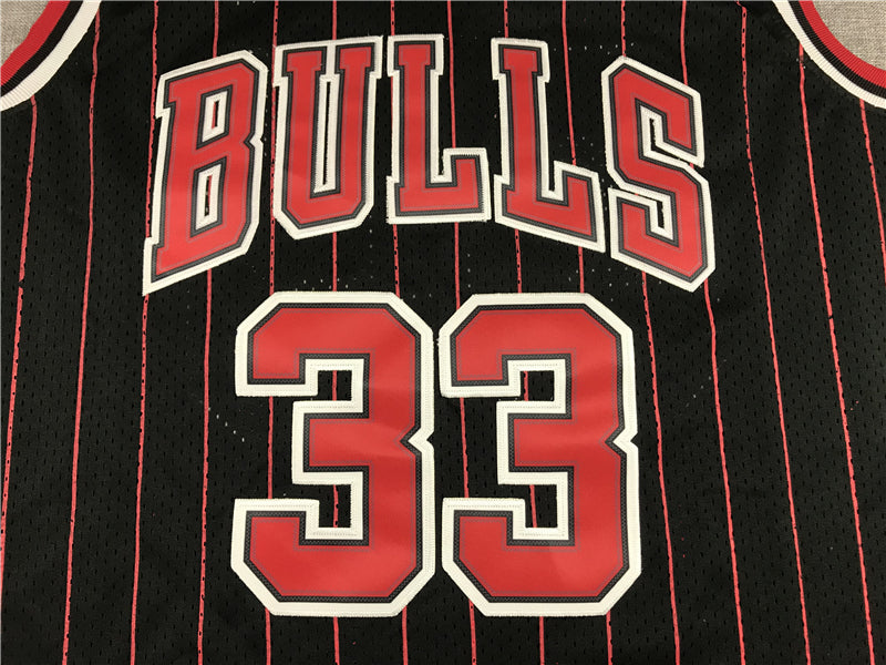 Men's Chicago Bulls Scottie Pippen 1995-96 Hardwood Classics Swingman Jersey1