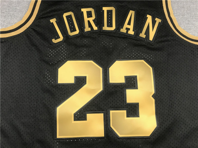 Men's Chicago Bulls Michael Jordan 1997-98 Black Hardwood Classics Swingman Jersey1