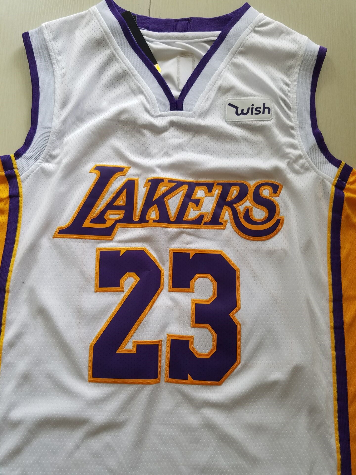 Men's Los Angeles Lakers LeBron James #23 NBA White Swingman Jersey1