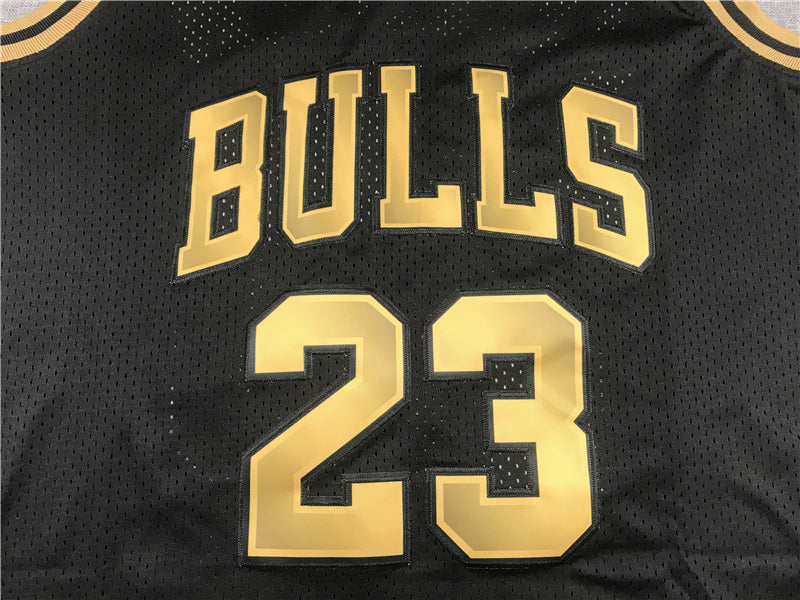 Men's Chicago Bulls Michael Jordan 1997-98 Black Hardwood Classics Swingman Jersey1