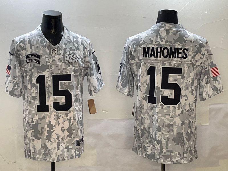 Men's Kansas City Chiefs Patrick Mahomes #15 Arctic Camo 2024 Salute to Service Limited Jersey1