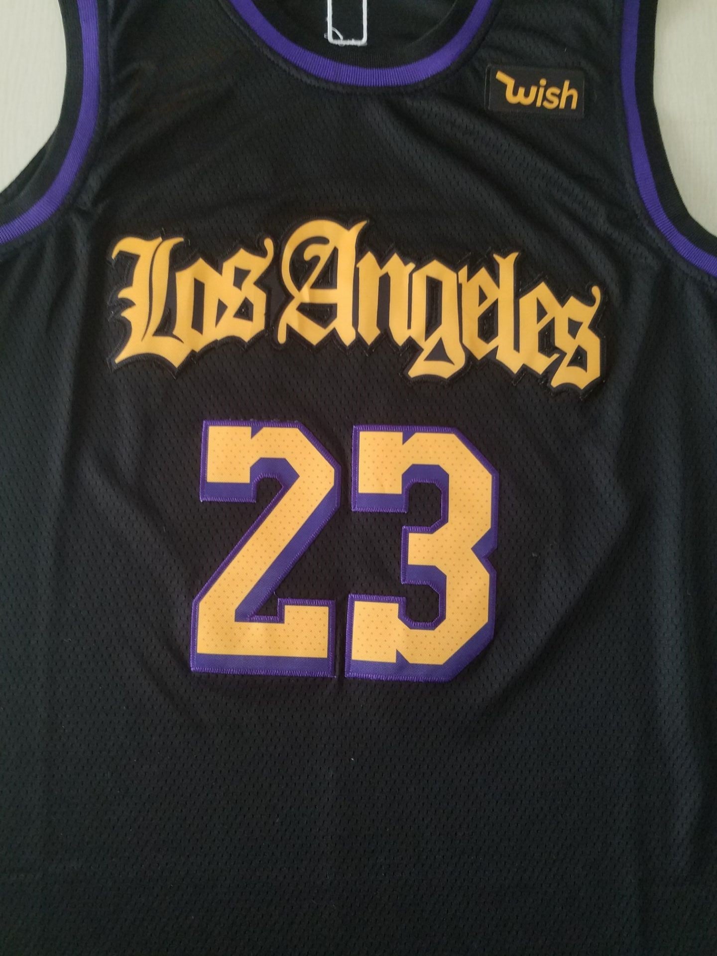 Men's Los Angeles Lakers LeBron James #23 Black Swingman Jersey1