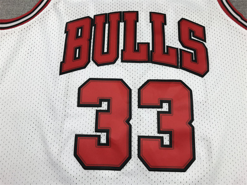 Men's Chicago Bulls Scottie Pippen 1997-98 White Hardwood Classics Swingman Jersey1