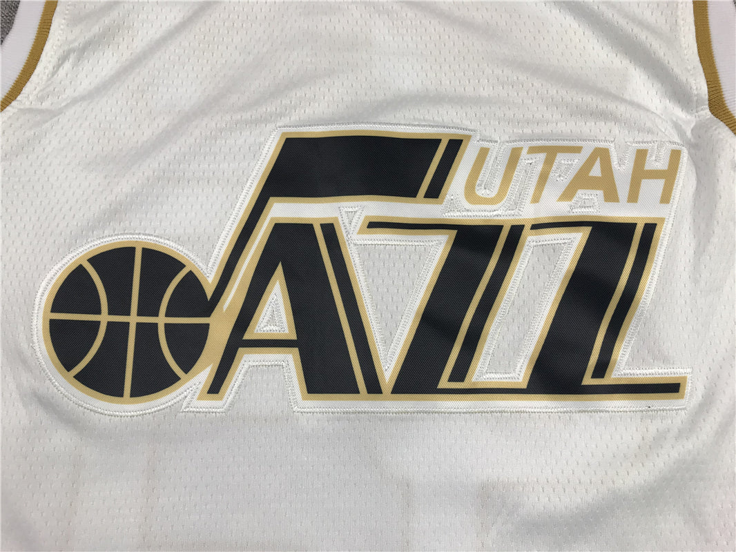 Men's Utah Jazz Donovan Mitchell #45 White Swingman Jersey1
