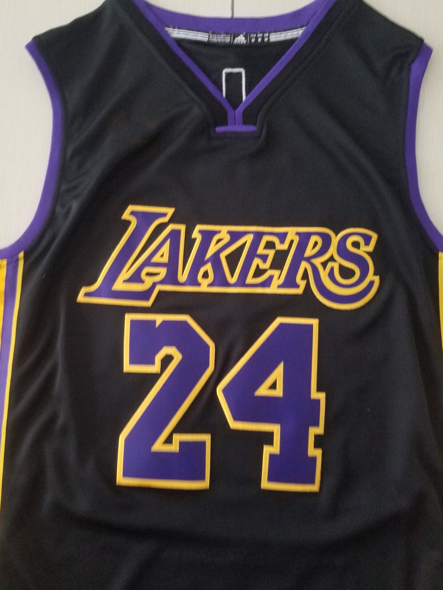 Men's Los Angeles Lakers Kobe Bryant #24 NBA Black Swingman Jersey1