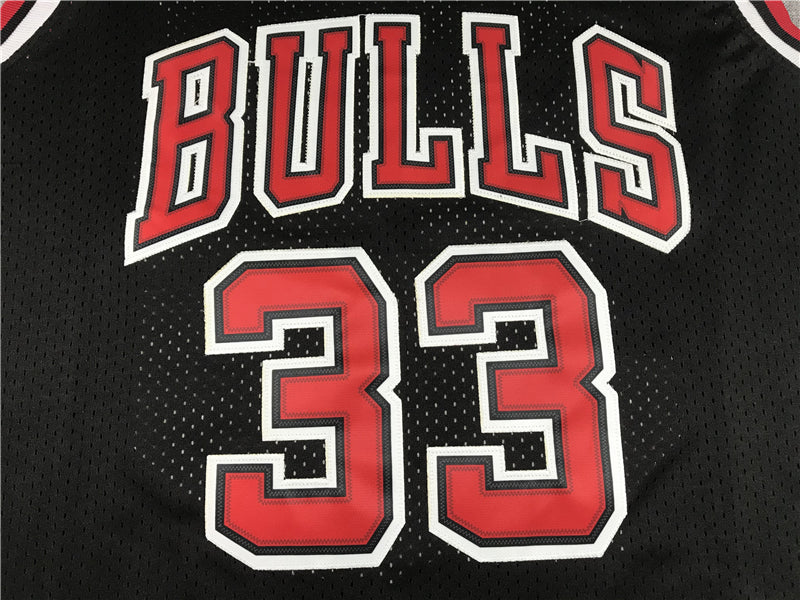 Men's Chicago Bulls Scottie Pippen 1997-98 Black Hardwood Classics Swingman Jersey1