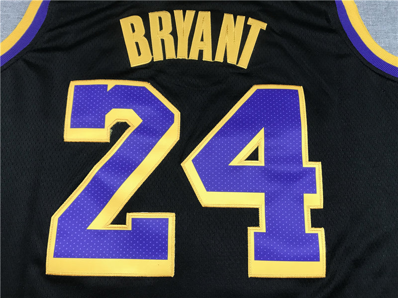 Men's Los Angeles Lakers Kobe Bryant #24 Black 2020/21 Swingman Player Jersey1