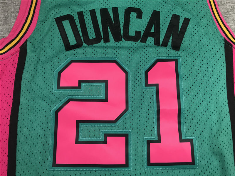 Men's San Antonio Spurs Tim Duncan Green 1998/99 Classics Swingman Player Jersey1