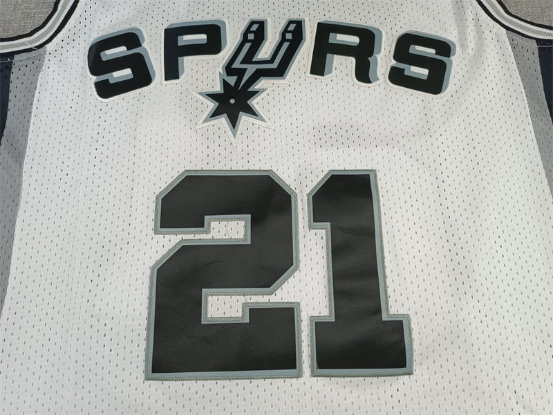 Men's San Antonio Spurs Tim Duncan White 1998-99 Classics Swingman Jersey1