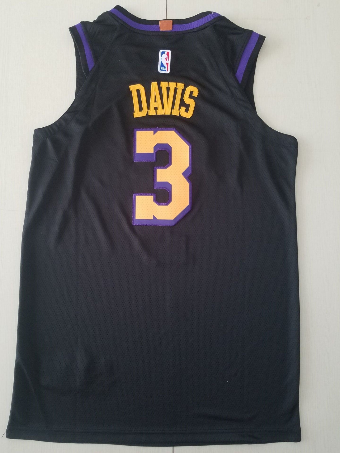Men's Los Angeles Lakers Anthony Davis Black #3 Swingman Jersey1