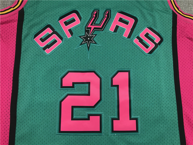 Men's San Antonio Spurs Tim Duncan Green 1998/99 Classics Swingman Player Jersey1