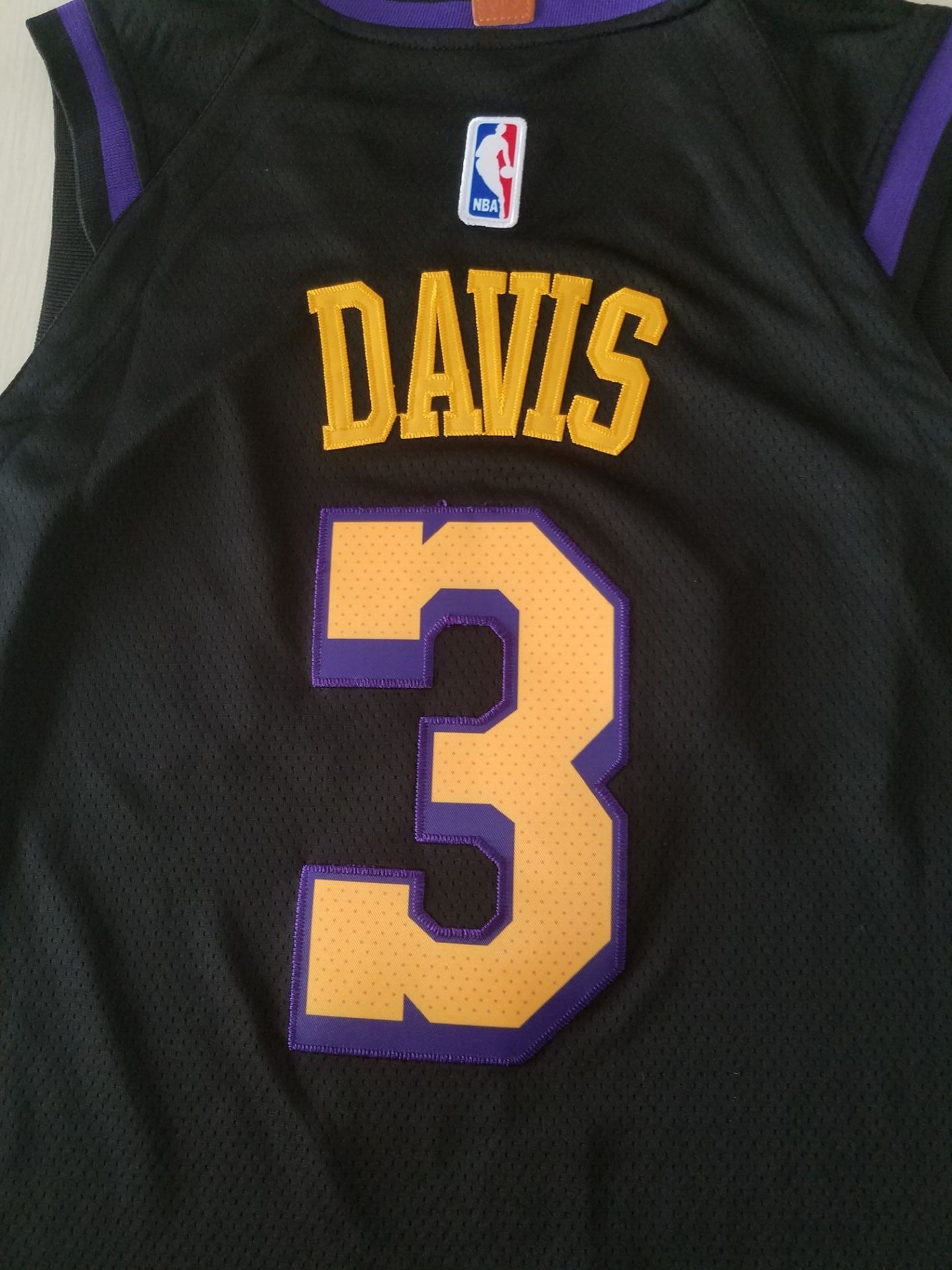 Men's Los Angeles Lakers Anthony Davis Black #3 Swingman Jersey1