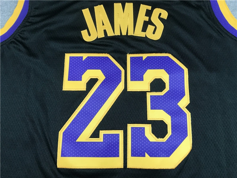Men's Los Angeles Lakers LeBron James Black 2020/21 Swingman Player Jersey1