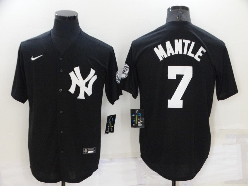 Men's New York Yankees Mickey Mantle #7 Black Replica Baseball Jersey1
