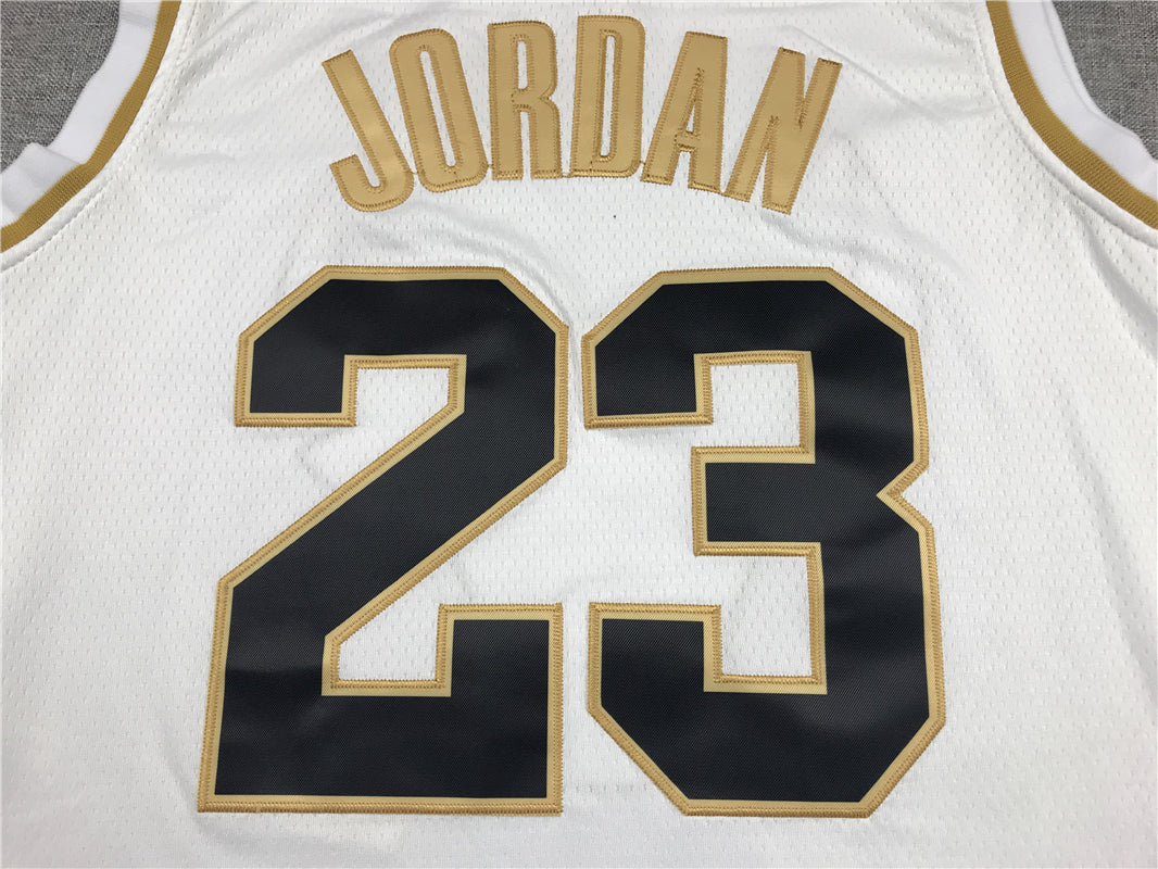 Men's Chicago Bulls Michael Jordan #23 White Classics Swingman Player Jersey1