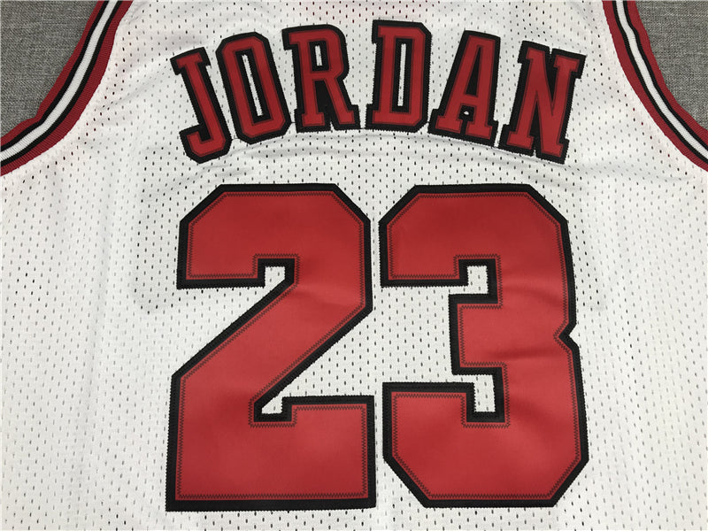 Men's Chicago Bulls Michael Jordan 1995-96 Hardwood Classics Swingman Jersey1