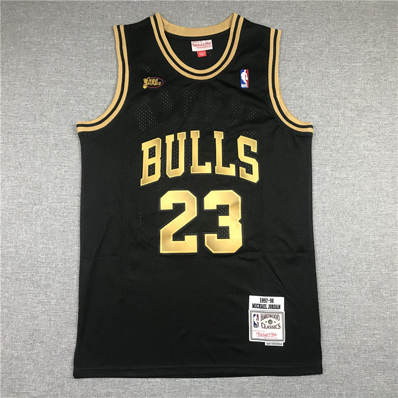 Men's Chicago Bulls Michael Jordan 1997-98 Black Hardwood Classics Swingman Jersey1