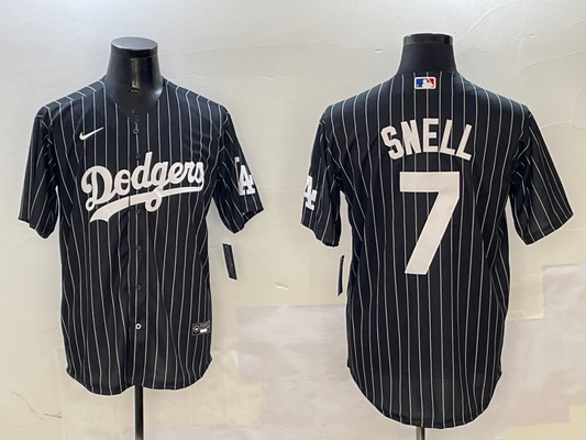 Men's Los Angeles Dodgers Blake Snell #7 Black Alternate Limited Player Jersey1