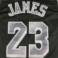Men's Los Angeles Lakers LeBron James Black Hardwood Classics Swingman Jersey1
