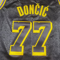 Men's Los Angeles Lakers Luka Doncic #77 Black Swingman Jersey1