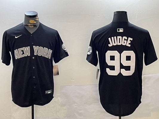 Men's New York Yankees Aaron Judge #99 Black Game Jersey1