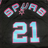 Men's San Antonio Spurs Tim Duncan Black 1998/99 Classics Swingman Player Jersey1