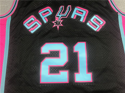 Men's San Antonio Spurs Tim Duncan Black 1998/99 Classics Swingman Player Jersey1