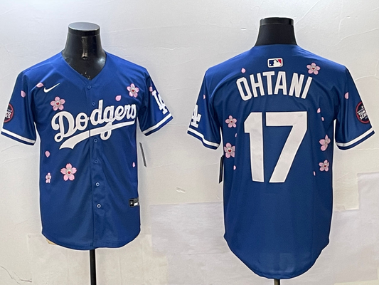 Men's Los Angeles Dodgers Shohei Ohtani #17 Royal Alternate Replica Player Jersey1