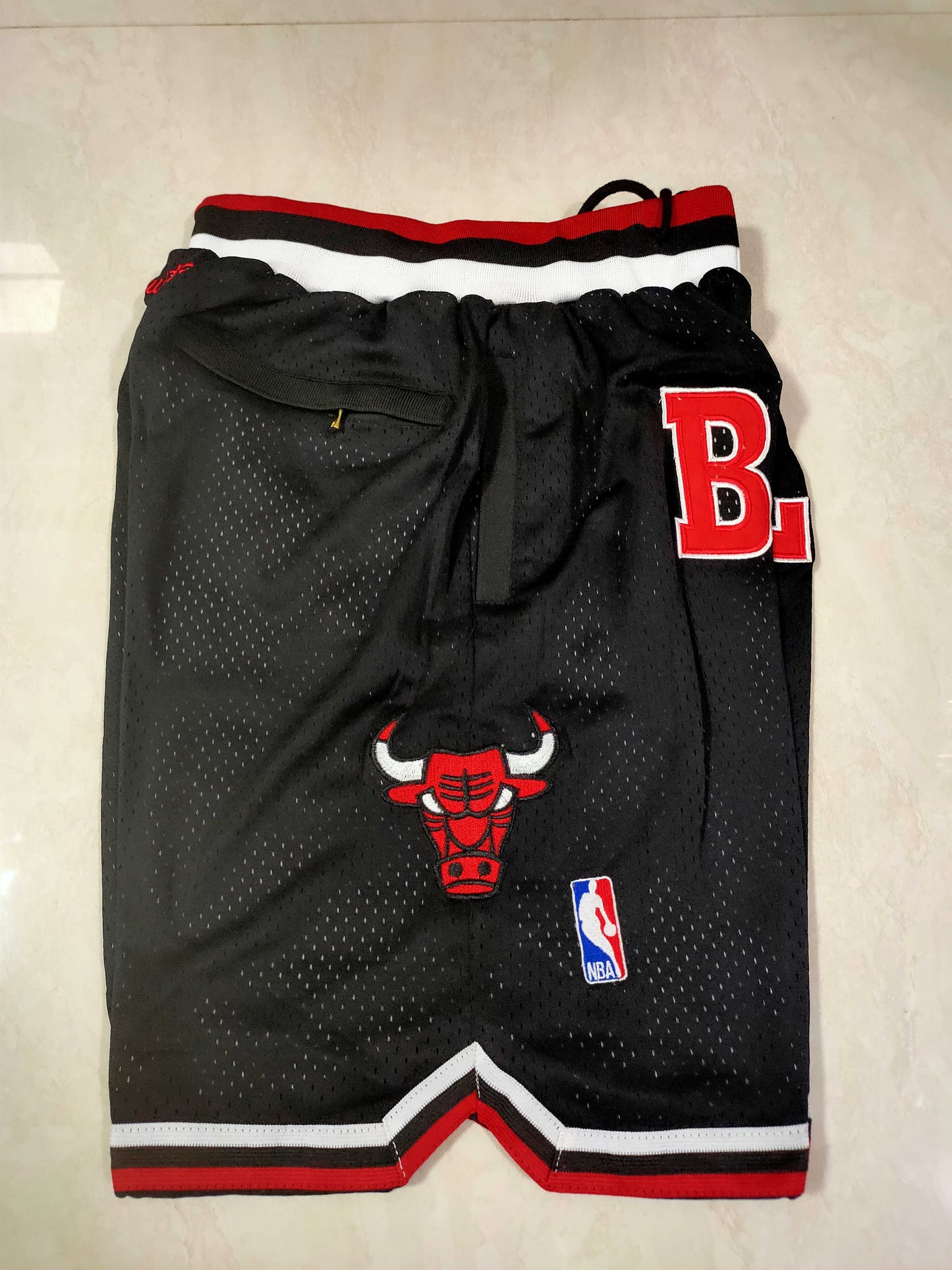 Men's Mitchell & Ness Authentic CHICAGO BULLS 1997-98 Game Shorts1