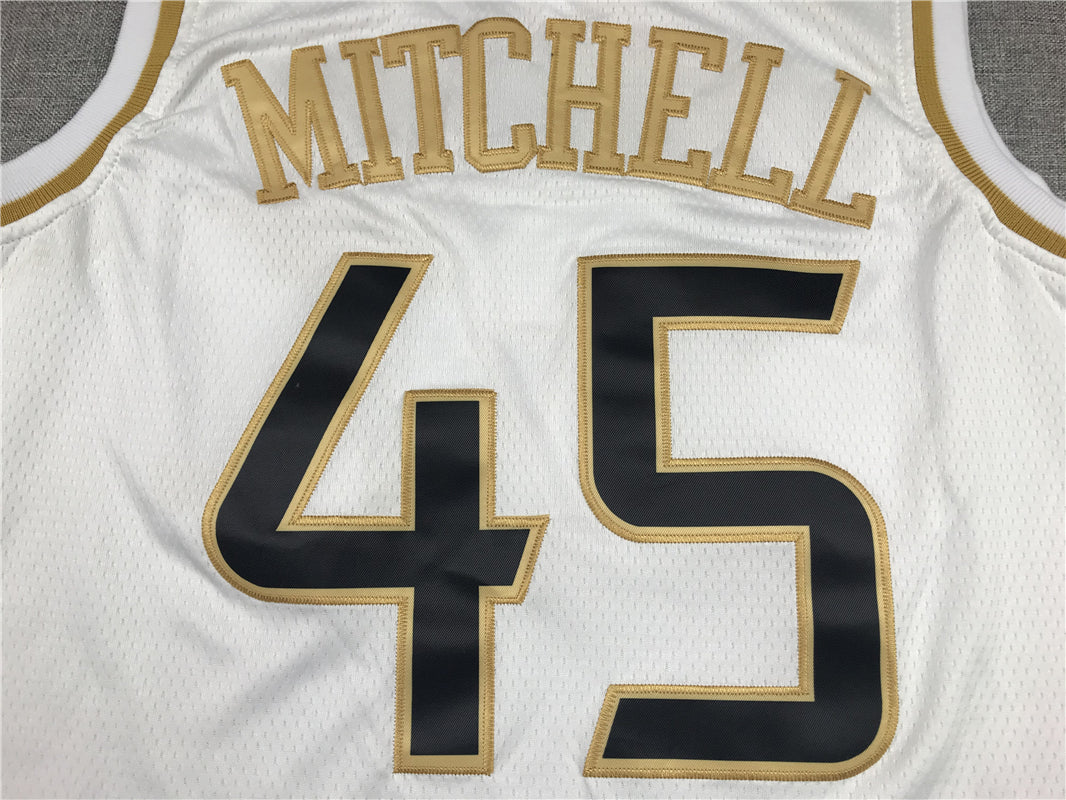 Men's Utah Jazz Donovan Mitchell #45 White Swingman Jersey1