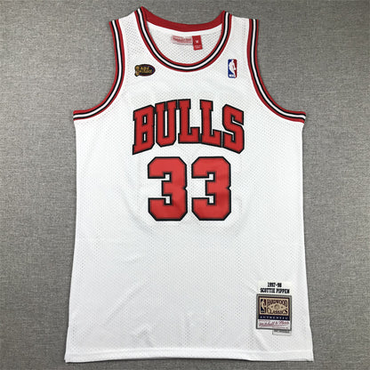 Men's Chicago Bulls Scottie Pippen 1997-98 White Hardwood Classics Swingman Jersey1