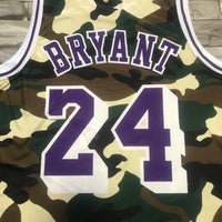 Men's Los Angeles Lakers Kobe Bryant Hardwood Classics Swingman Player Jersey1