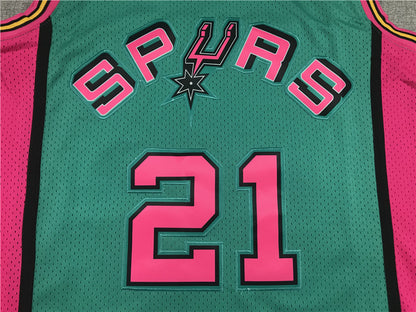 Men's San Antonio Spurs Tim Duncan Green 1998/99 Classics Swingman Player Jersey1