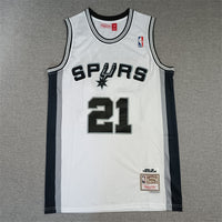 Men's San Antonio Spurs Tim Duncan White 1998-99 Classics Swingman Jersey1