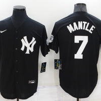 Men's New York Yankees Mickey Mantle #7 Black Replica Baseball Jersey1