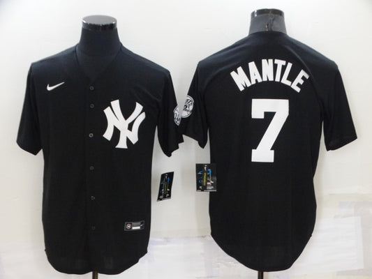 Men's New York Yankees Mickey Mantle #7 Black Replica Baseball Jersey1